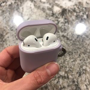 Apple AirPods with Charging Case (2nd Generation)